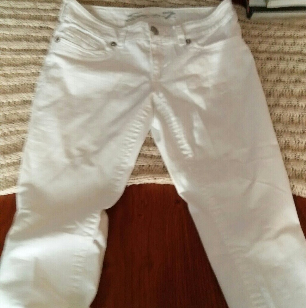 White Seven Capri's